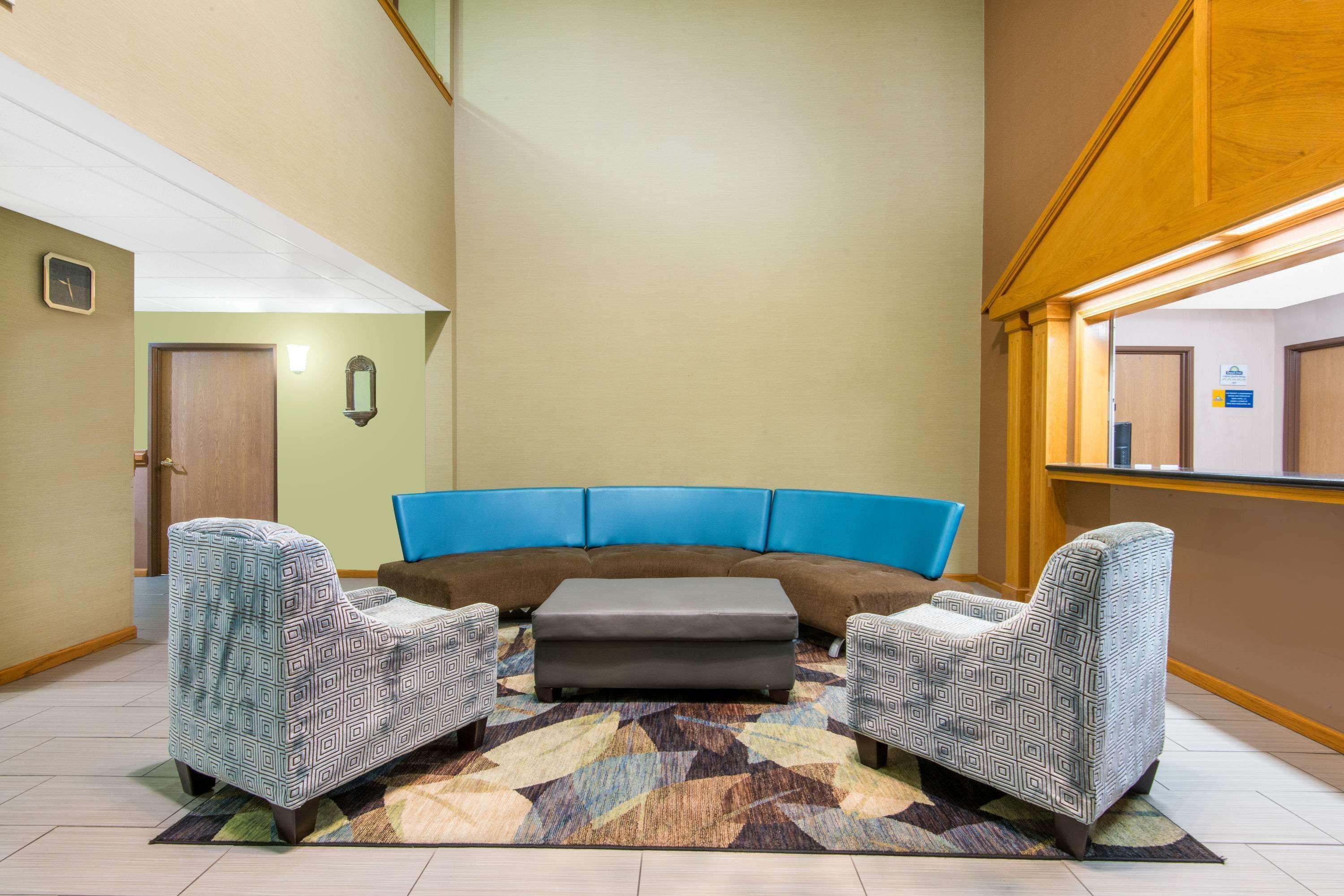 Days Inn & Suites By Wyndham Wichita Extérieur photo